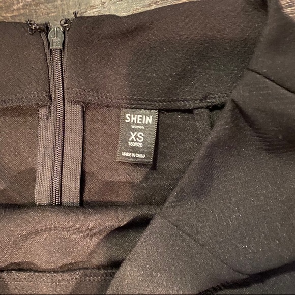 🛍2/$20: SHEIN Black Slit Mini-Skirt - Picture 5 of 6